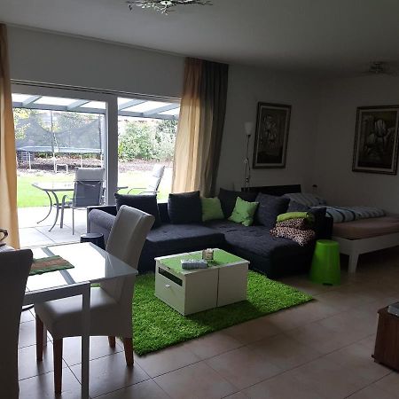 Apartamento Ebenerdig Mit Terrasse & Garten, Wlan & Parkplatz! Self Check-In & Check-Out! Schwedenofen! Auggen Exterior foto