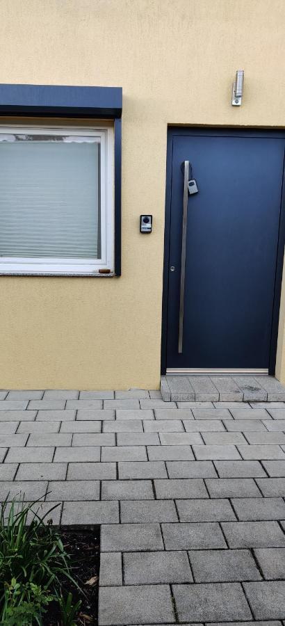 Apartamento Ebenerdig Mit Terrasse & Garten, Wlan & Parkplatz! Self Check-In & Check-Out! Schwedenofen! Auggen Exterior foto